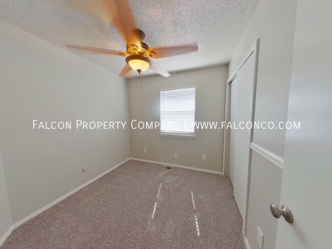 Building Photo - 6157 Desoto Dr