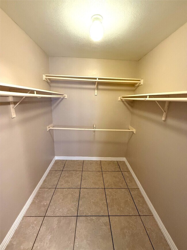 Building Photo - 1413 29th Ave N