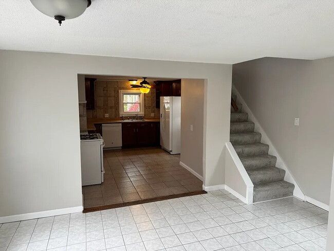 Building Photo - Welcome home!