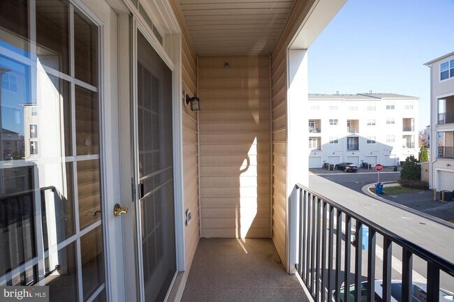 Building Photo - 22720 Beacon Crest Terrace