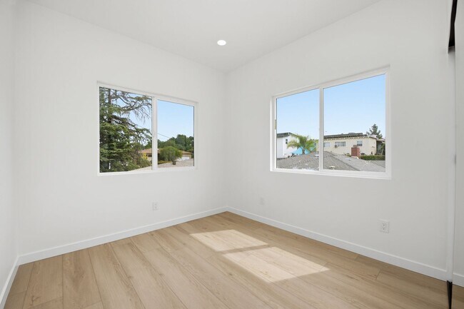 Building Photo - Brand new!