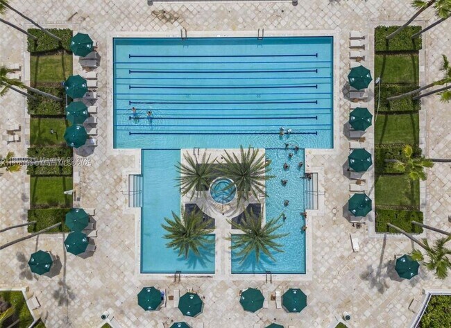 Building Photo - 781 Crandon Blvd