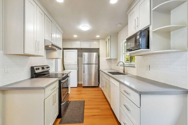 Building Photo - Great Updated Sunnyvale Home Near Tech Com...