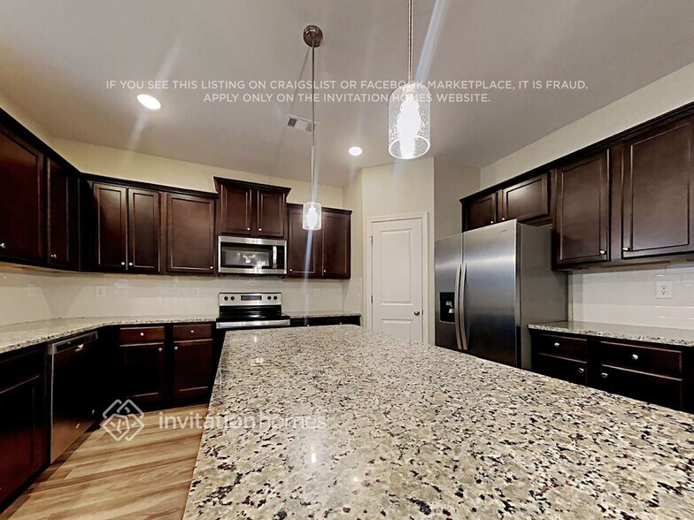 Building Photo - 99 Lantana Crossing