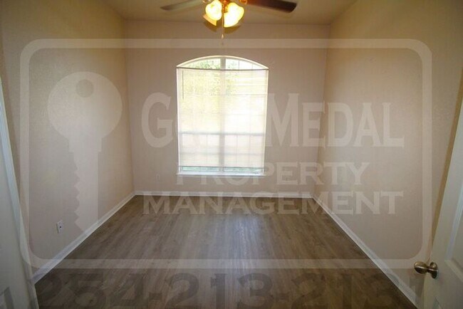 Building Photo - 602 Aries Ave