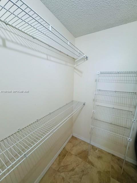 Building Photo - 19999 E Country Club Dr