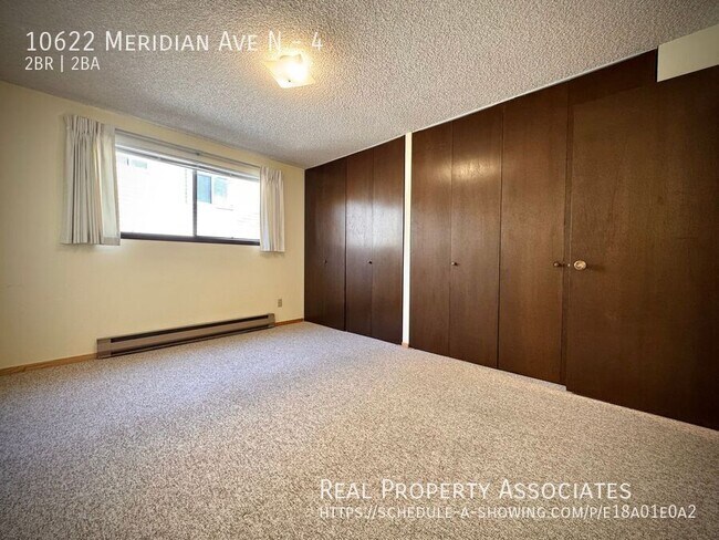 Building Photo - 10622 Meridian Ave N