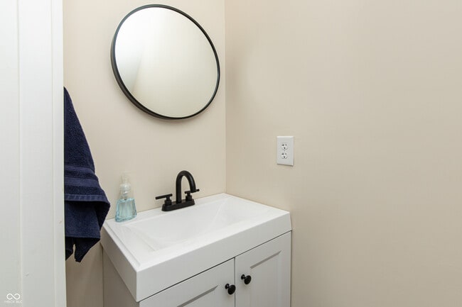 Building Photo - 405 Keystone Ave