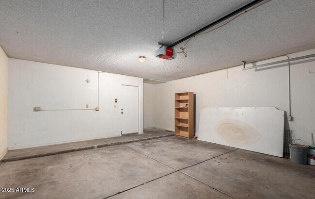 Building Photo - 1811 S 39th St