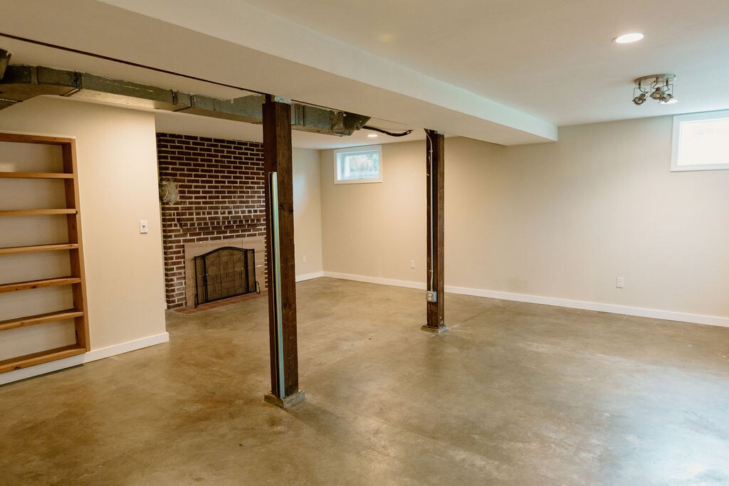 Building Photo - 3200 SE 78TH AVE