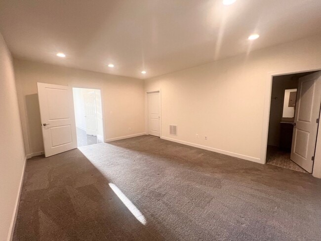 Building Photo - 1674 Delphi Dr