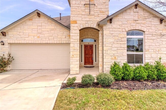 Building Photo - 225 Deep Creek Dr