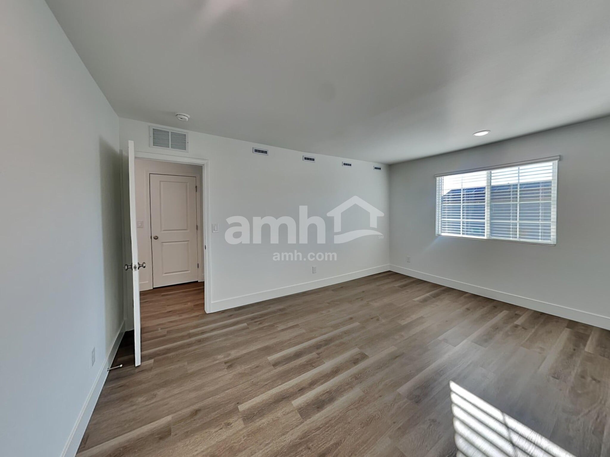 Building Photo - 5734 Las Vegas Crk St