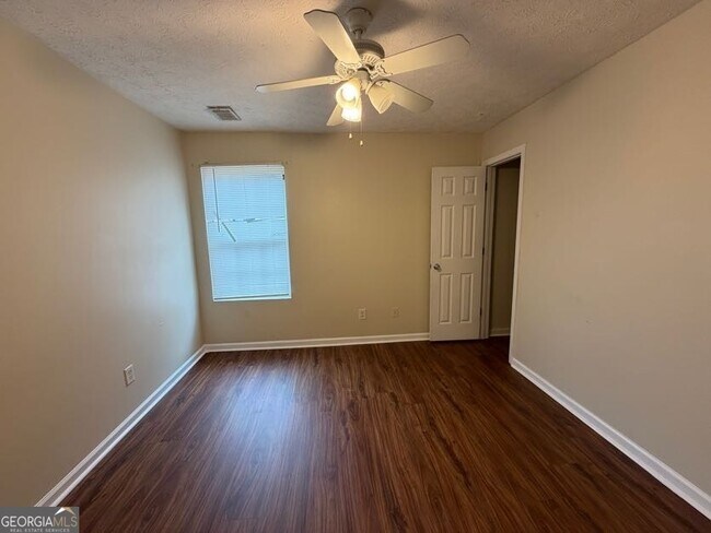 Building Photo - 5196 Tew Ln SW