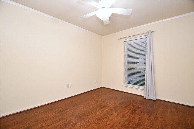 Building Photo - 1814 Cherry Bend Dr