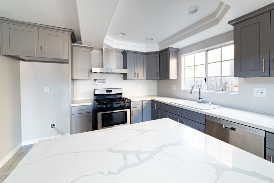 Building Photo - 1334 Lee Ave