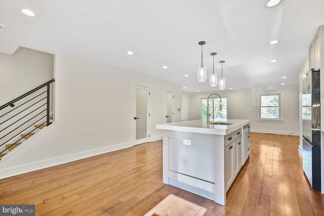 Building Photo - 10222 Arizona Cir