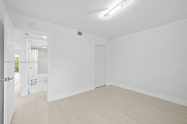 Building Photo - 12501 SW 14th St