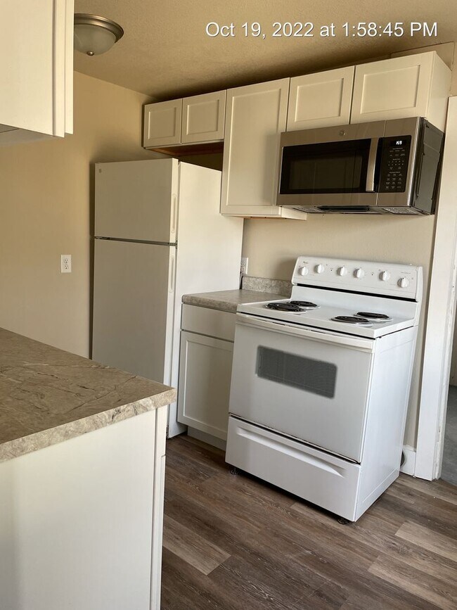 Building Photo - Updated 2 bedroom 1 bathroom home-located in Perry, IA