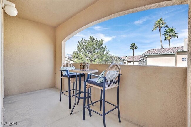 Building Photo - 8737 Red Brook Dr