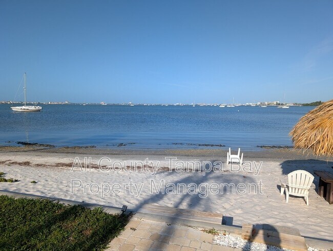 Building Photo - 4230 36th Ave S