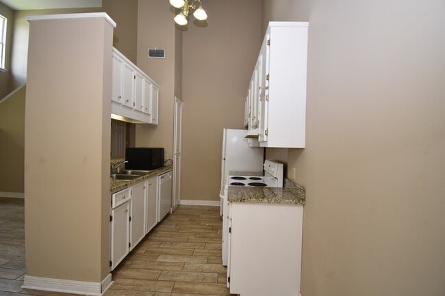 Building Photo - Lots of Updates with Granite Countertops
