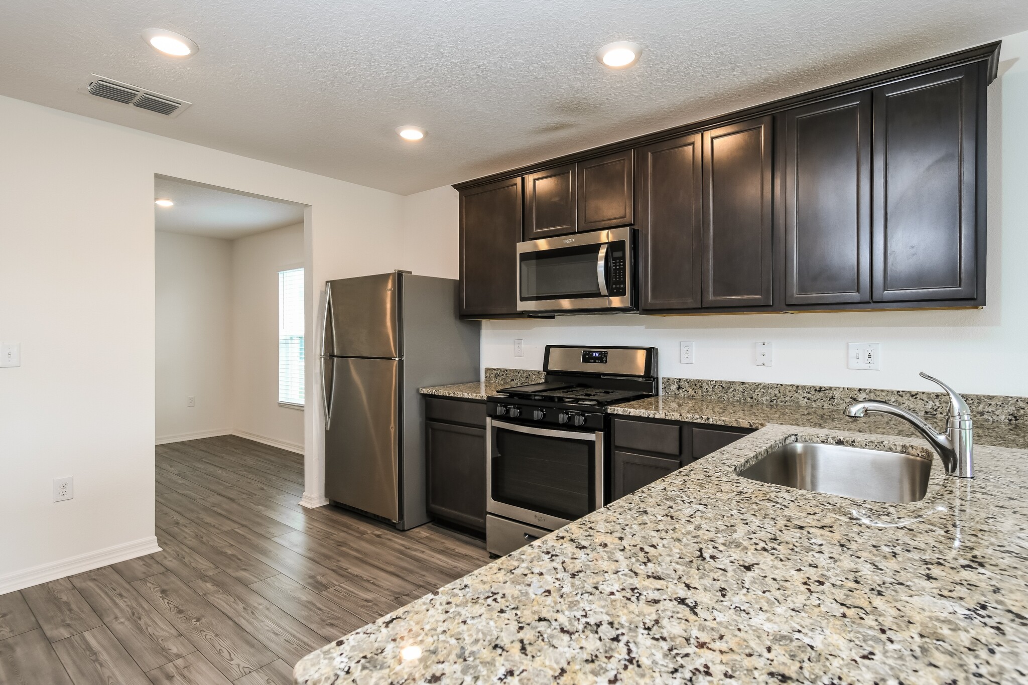 Building Photo - 497 Kensington View Dr