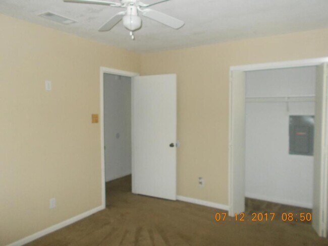 Building Photo - 112 Myra Lou Ave