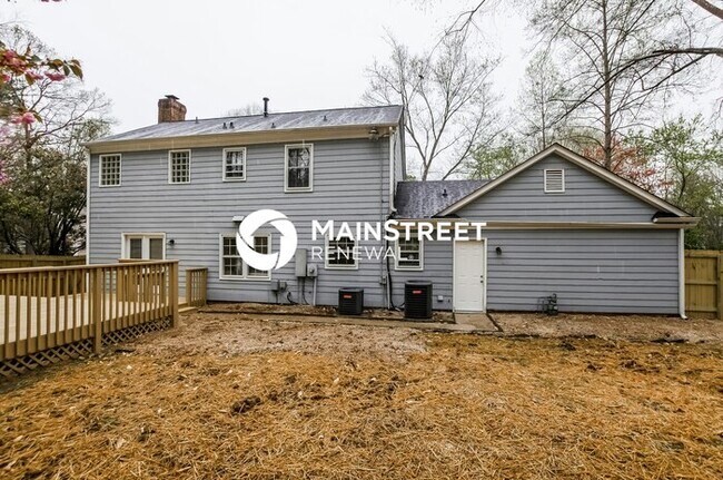 Building Photo - 3 Bedroom Pet-Friendly Home in Charlotte, NC with Main Street Renewal