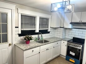 Building Photo - 192 Chapel St