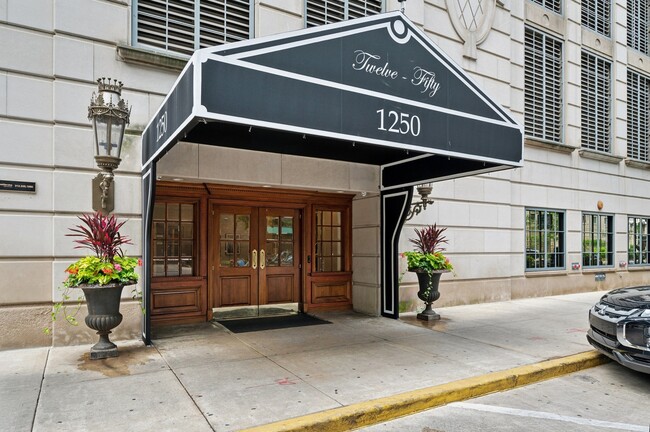 Building Photo - 1250 N Dearborn St