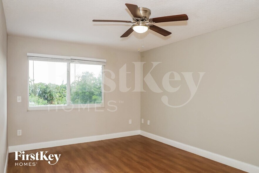 Building Photo - 20323 SW 124th Ave