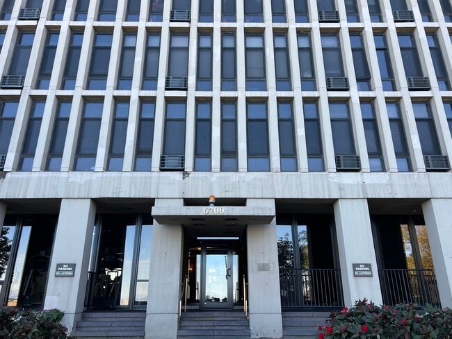 Primary Photo - 6700 S South Shore Dr