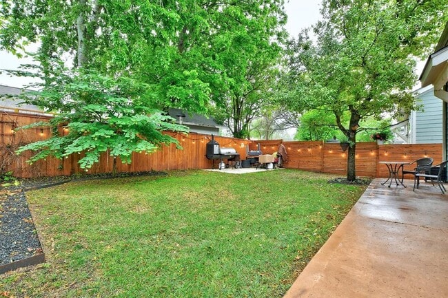Building Photo - 1415 Homespun Rd