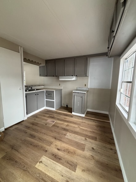 Building Photo - 606 Fernwood Ln