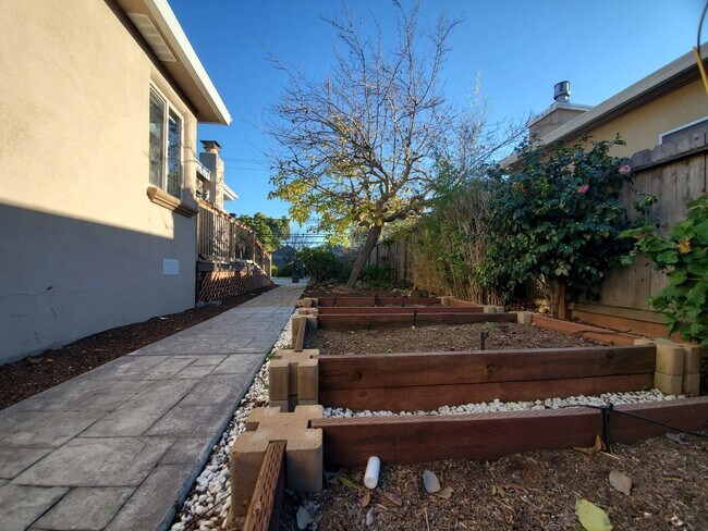 Building Photo - Stunning home in san mateo