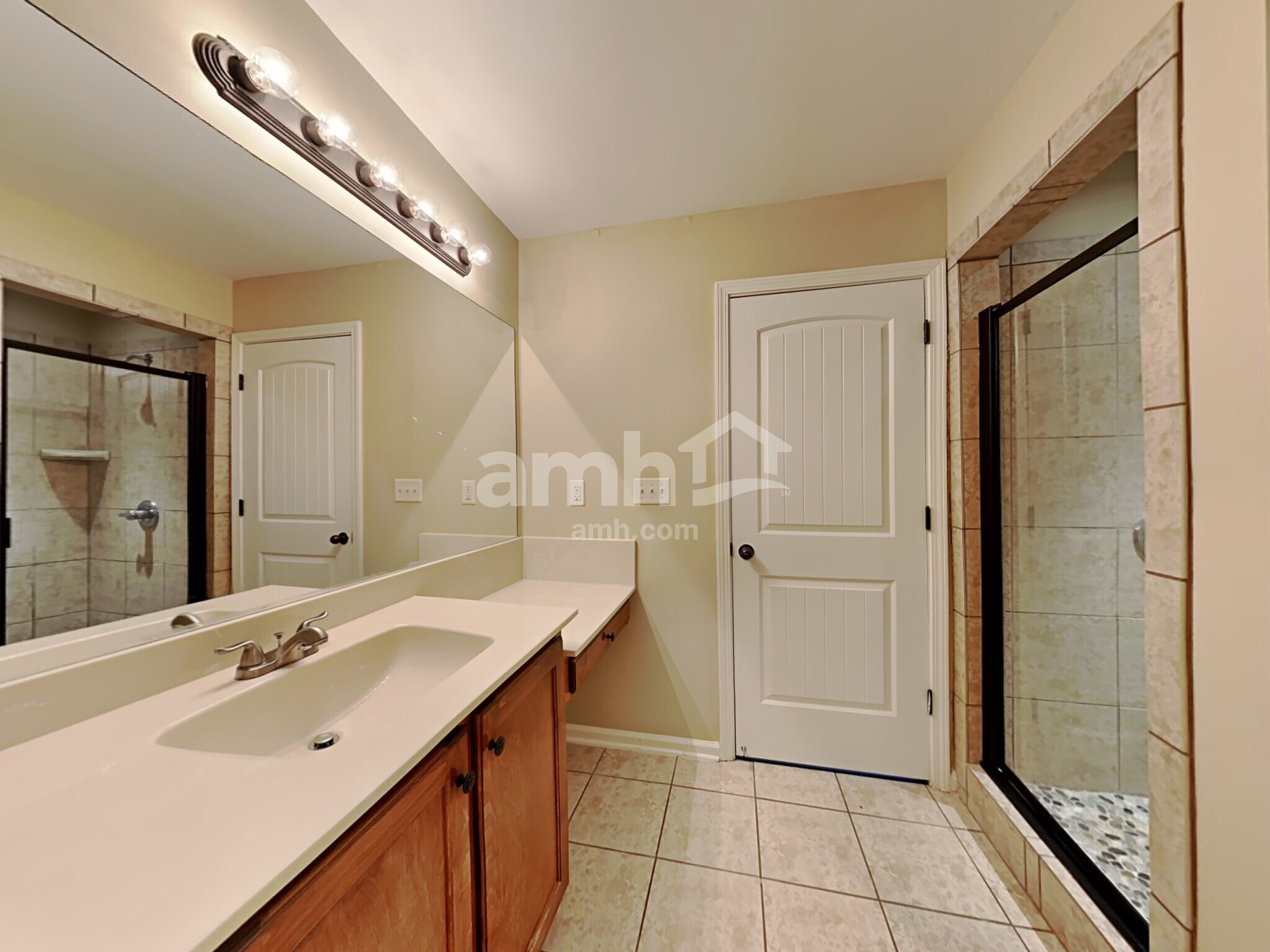 Building Photo - 5883 Savannah Pky