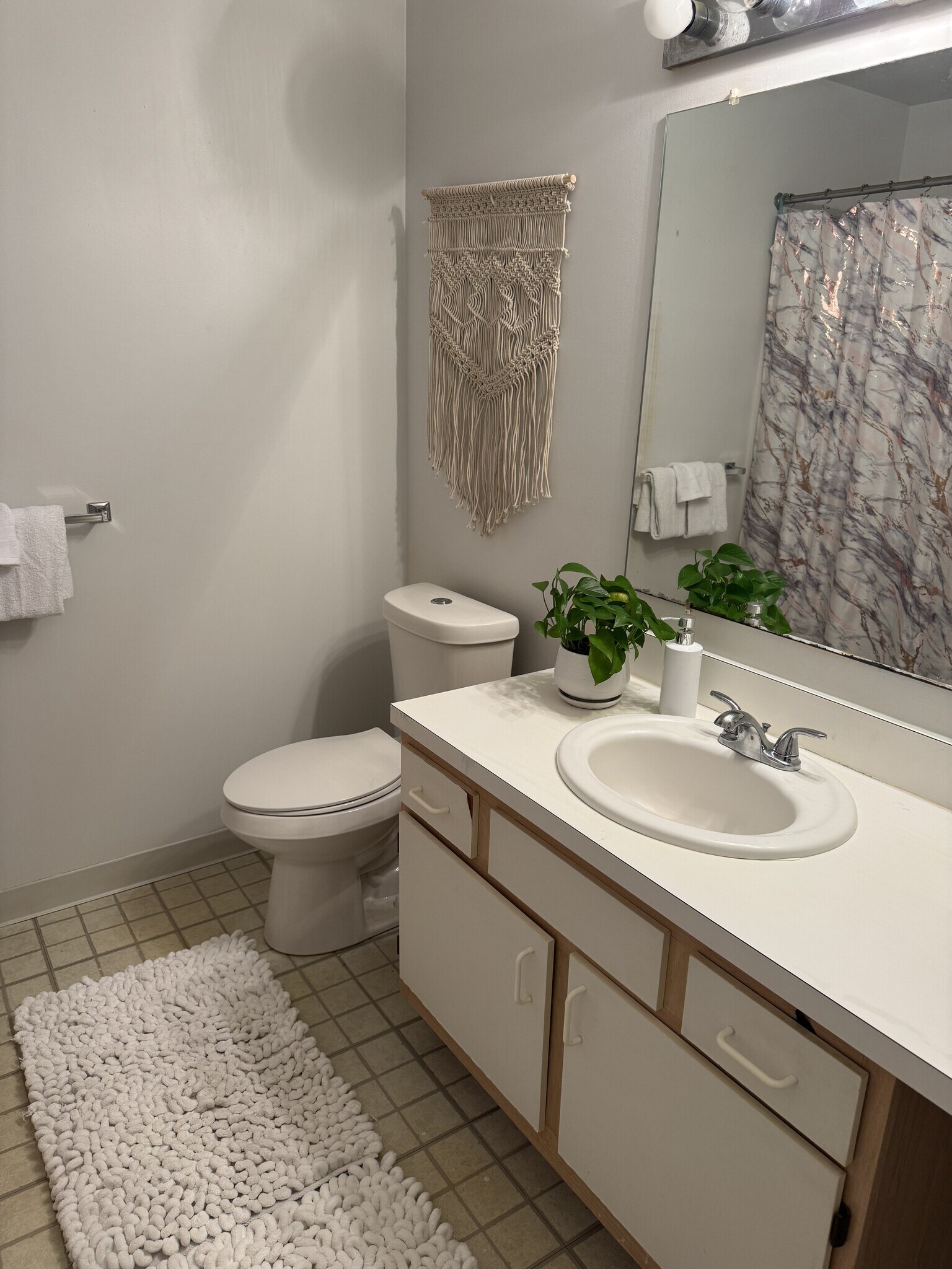 Building Photo - 2205 S Huron Pky