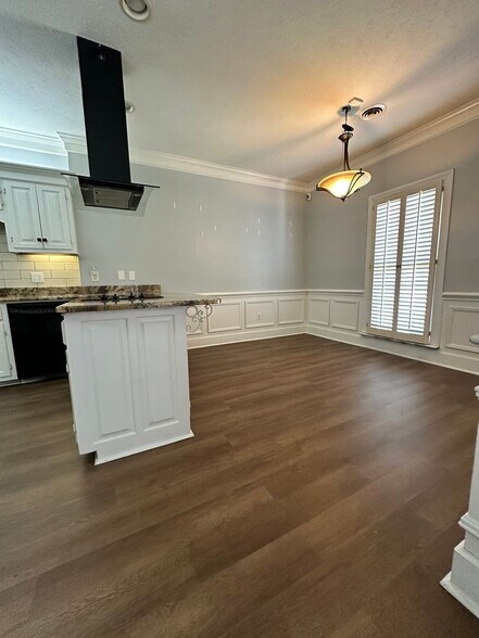 Building Photo - 117 Rolling Creek Dr