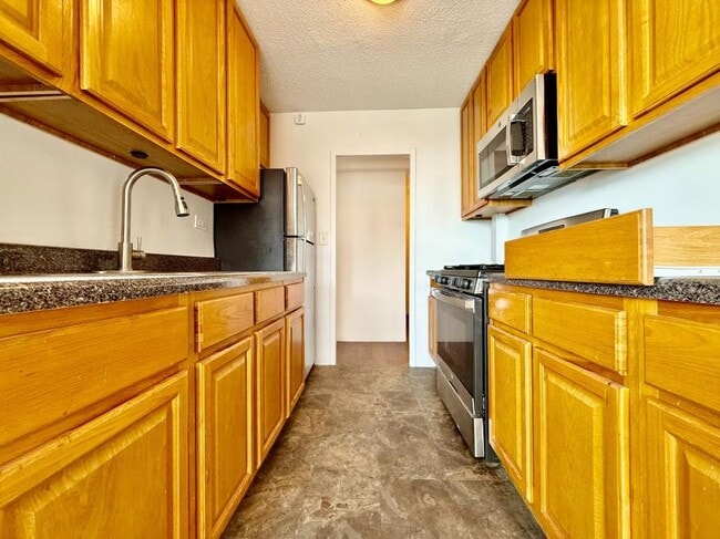 Building Photo - 1 bedroom in BRONX NY 10461