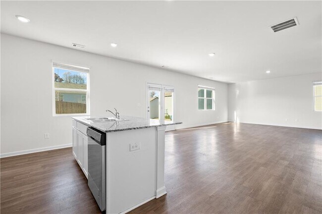 Building Photo - 63 Walnut Grv Wy