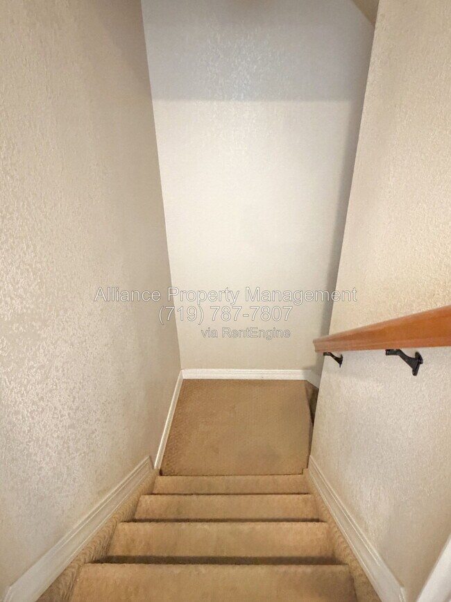 Building Photo - 1755 Smoke Ridge Dr