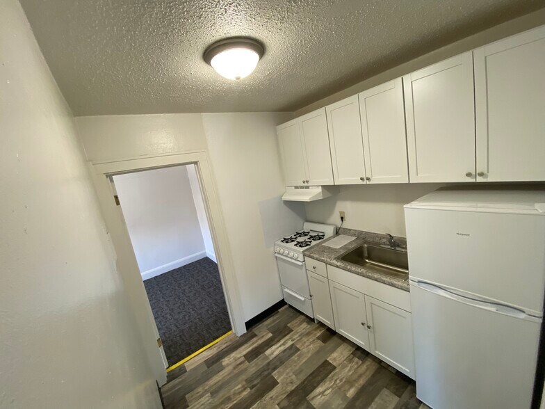 Building Photo - 1143 1st St NW