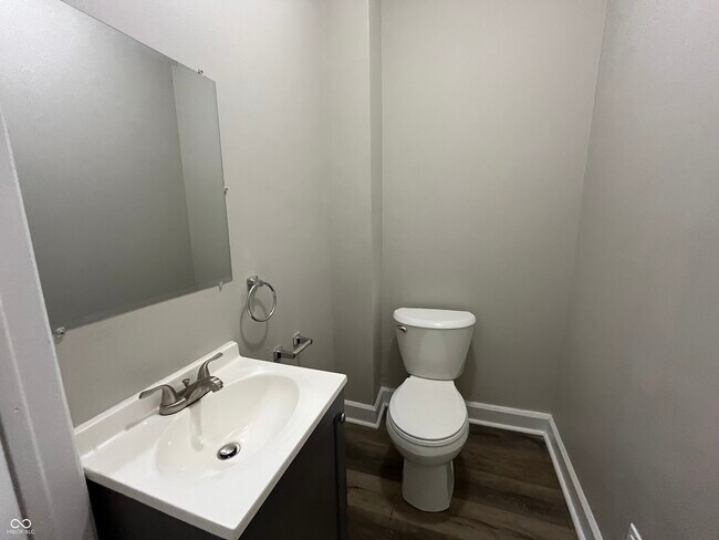 Building Photo - 560 Udell St