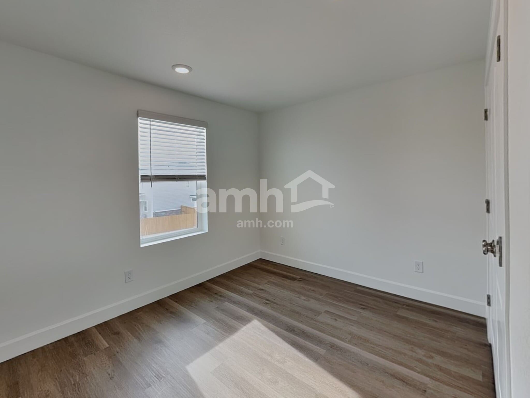 Building Photo - 13940 E 100th Way
