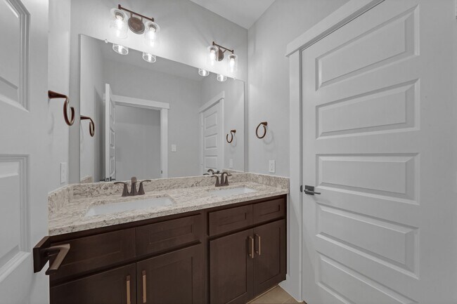 Building Photo - 10972 Swang Link Dr