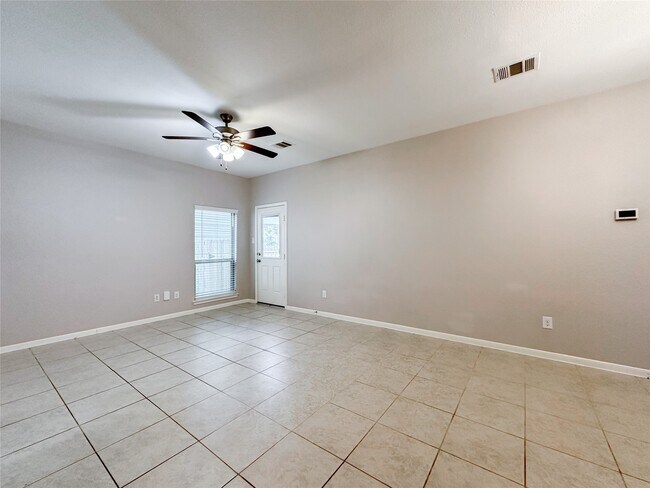 Building Photo - 125 Camelot Pl Ct