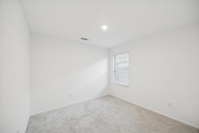 Building Photo - 20949 Zuccala Dr