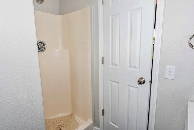 Building Photo - 1226-1222 Shakespeare Ave