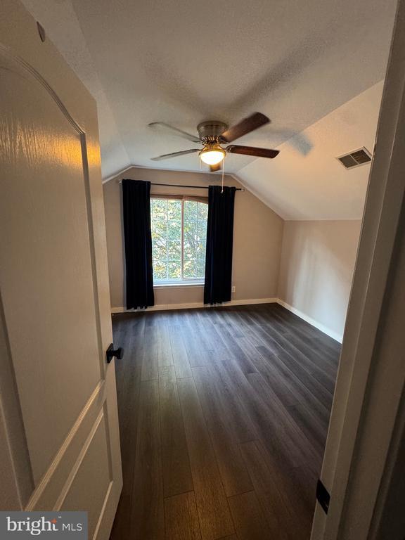 Building Photo - 8834 Chiswick Ct